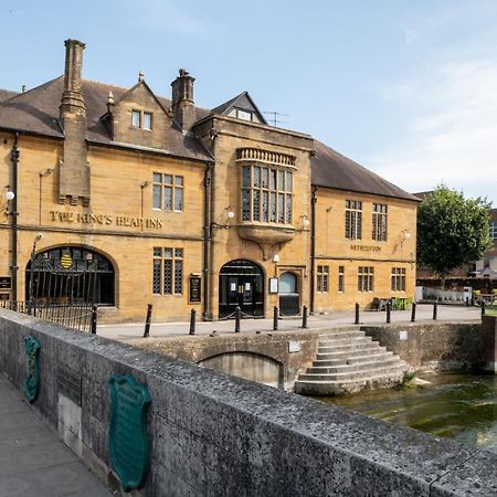 The Kings Head Inn Wetherspoon Salisbury Exterior photo