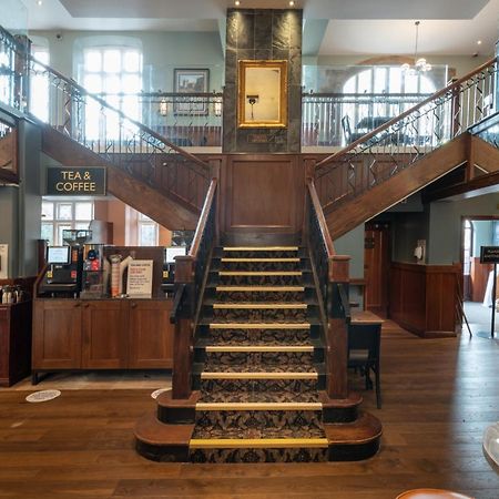The Kings Head Inn Wetherspoon Salisbury Exterior photo