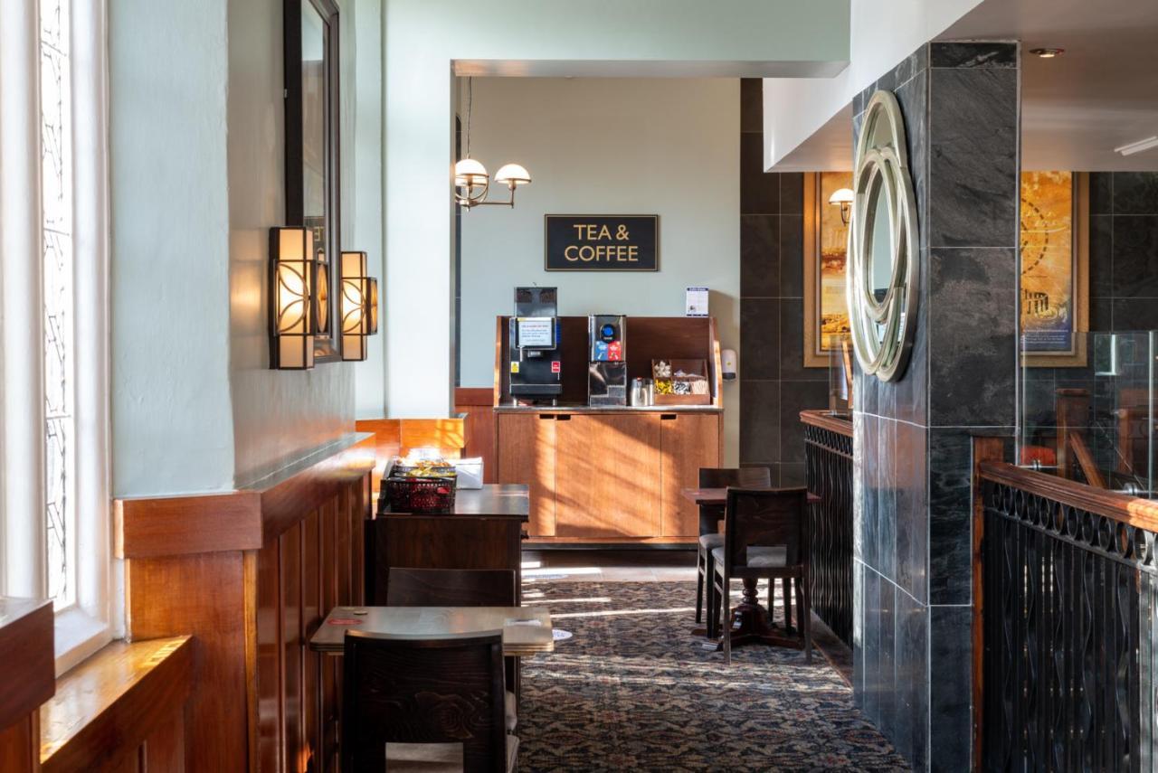 The Kings Head Inn Wetherspoon Salisbury Exterior photo
