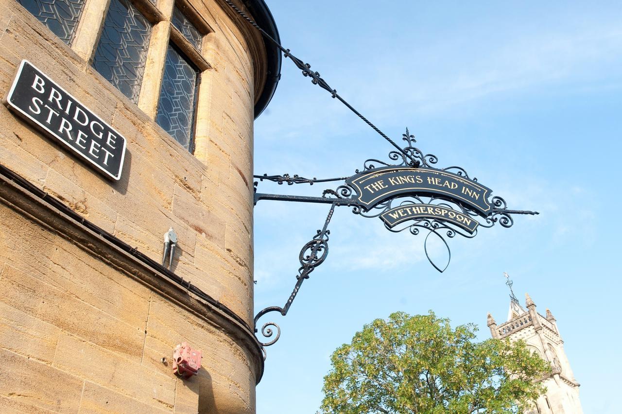 The Kings Head Inn Wetherspoon Salisbury Exterior photo